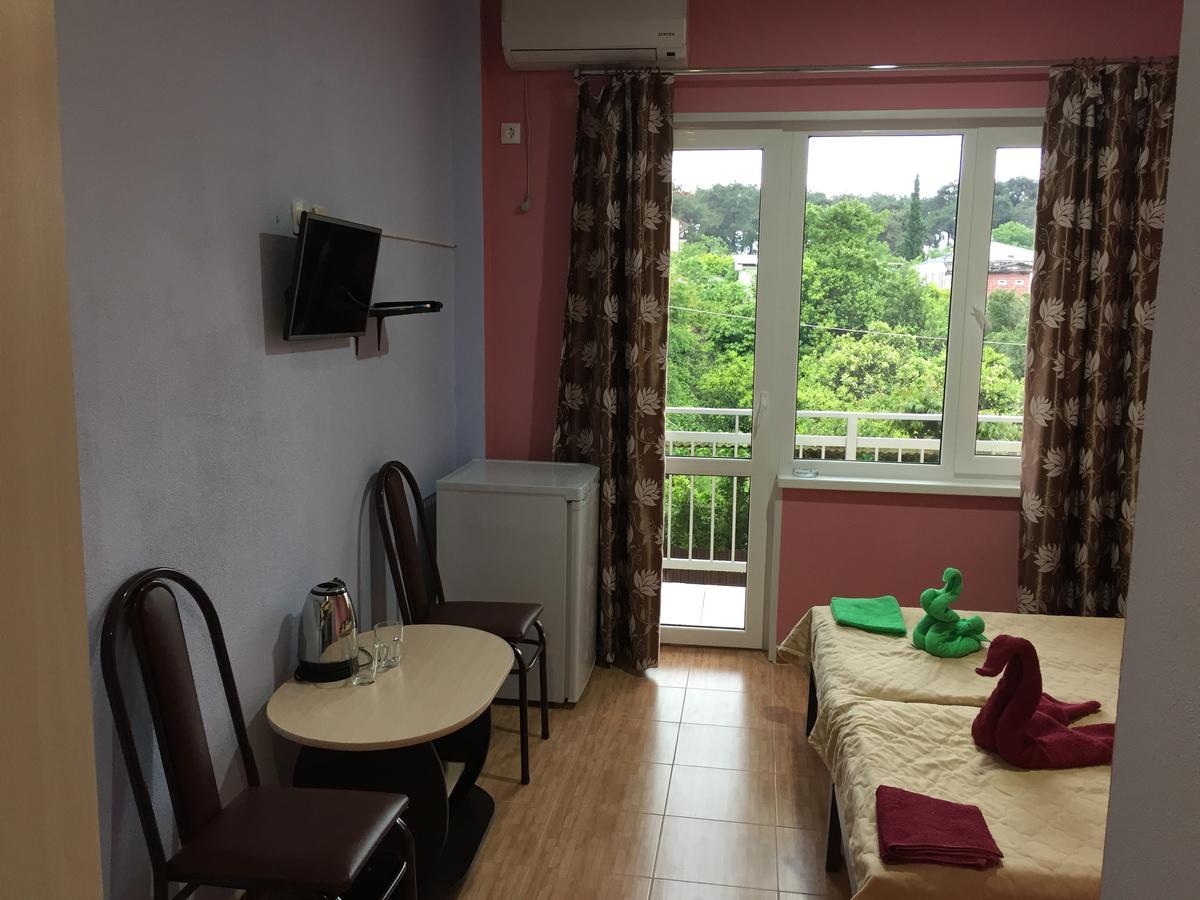 Dionisy Guest House Pitsunda Exterior foto