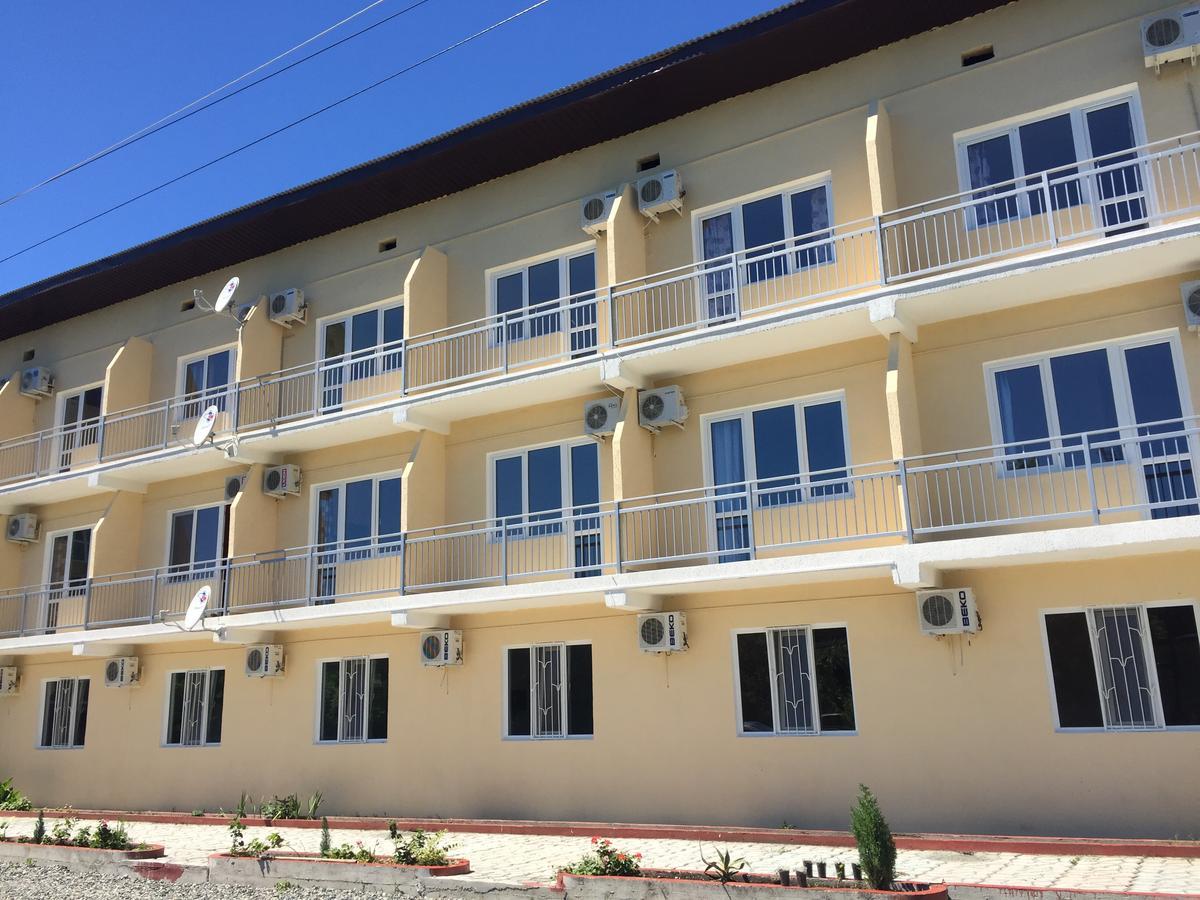 Dionisy Guest House Pitsunda Exterior foto