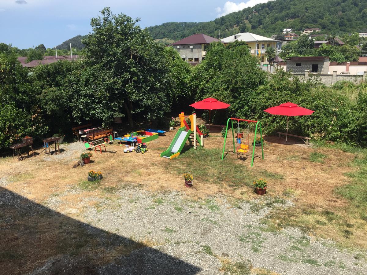Dionisy Guest House Pitsunda Exterior foto