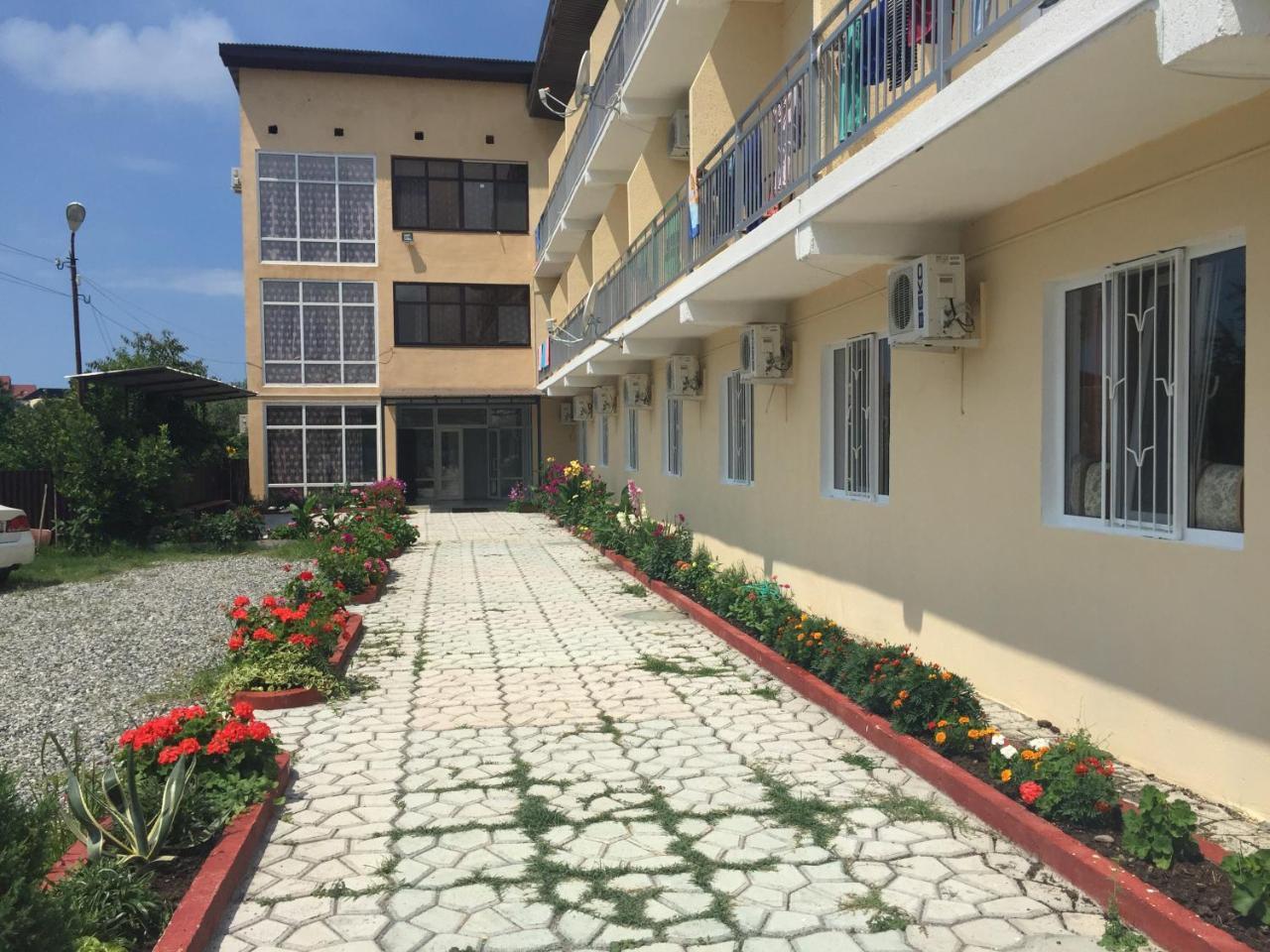 Dionisy Guest House Pitsunda Exterior foto