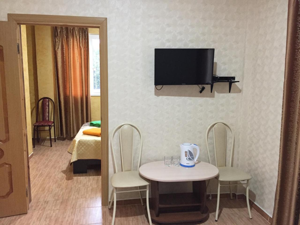 Dionisy Guest House Pitsunda Exterior foto