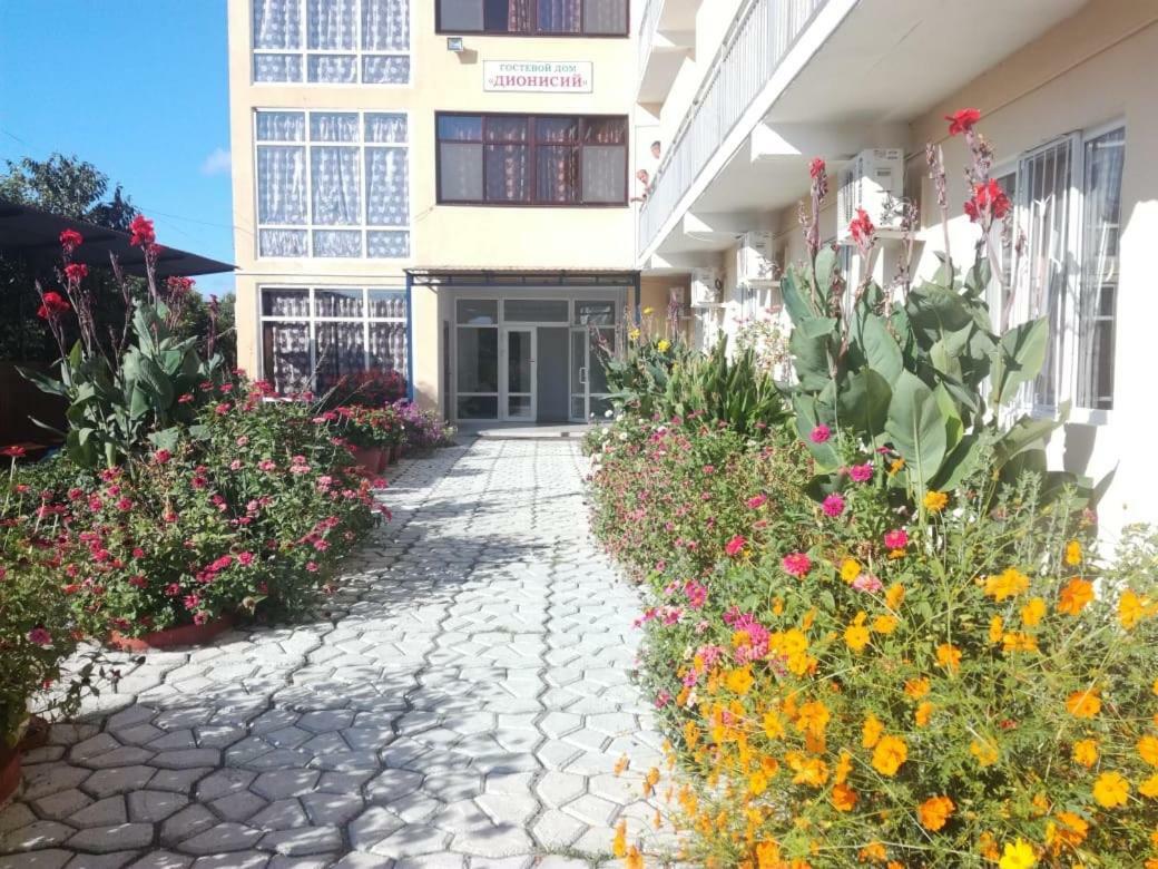 Dionisy Guest House Pitsunda Exterior foto